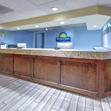 Days Inn By Wyndham Greenville Ms Екстериор снимка