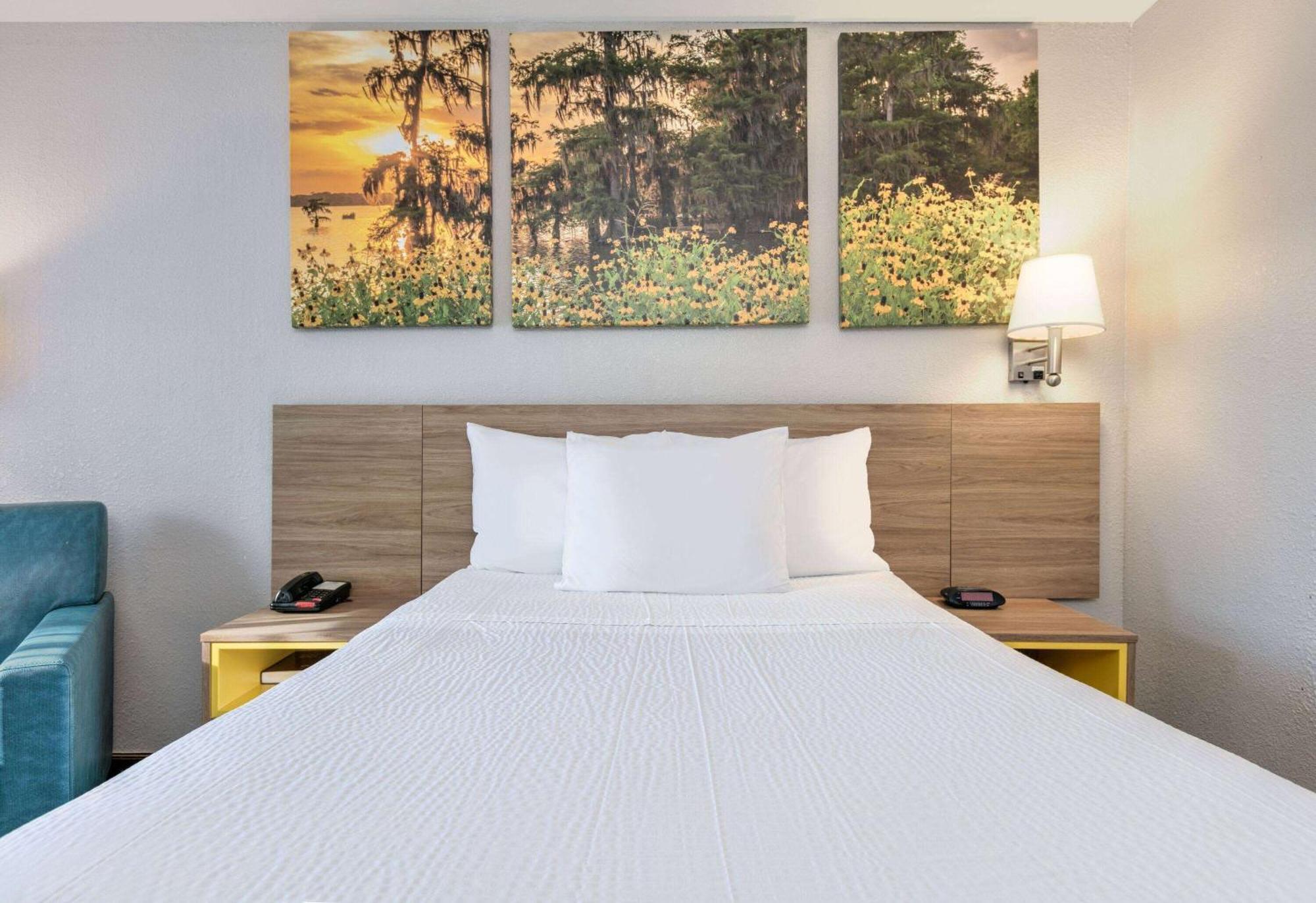 Days Inn By Wyndham Greenville Ms Екстериор снимка