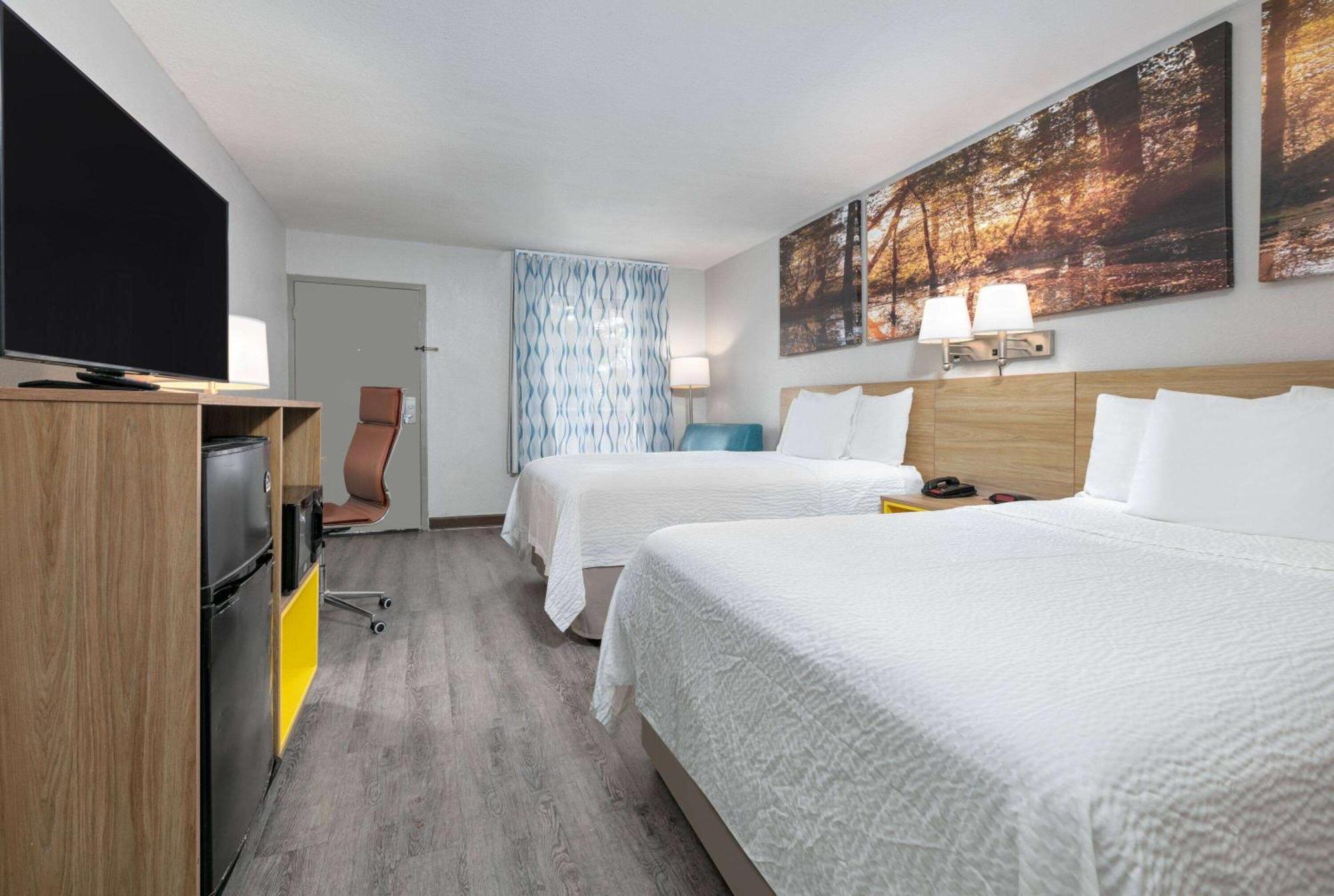 Days Inn By Wyndham Greenville Ms Екстериор снимка