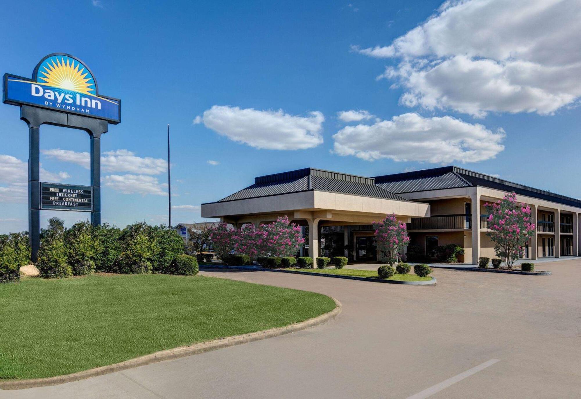 Days Inn By Wyndham Greenville Ms Екстериор снимка