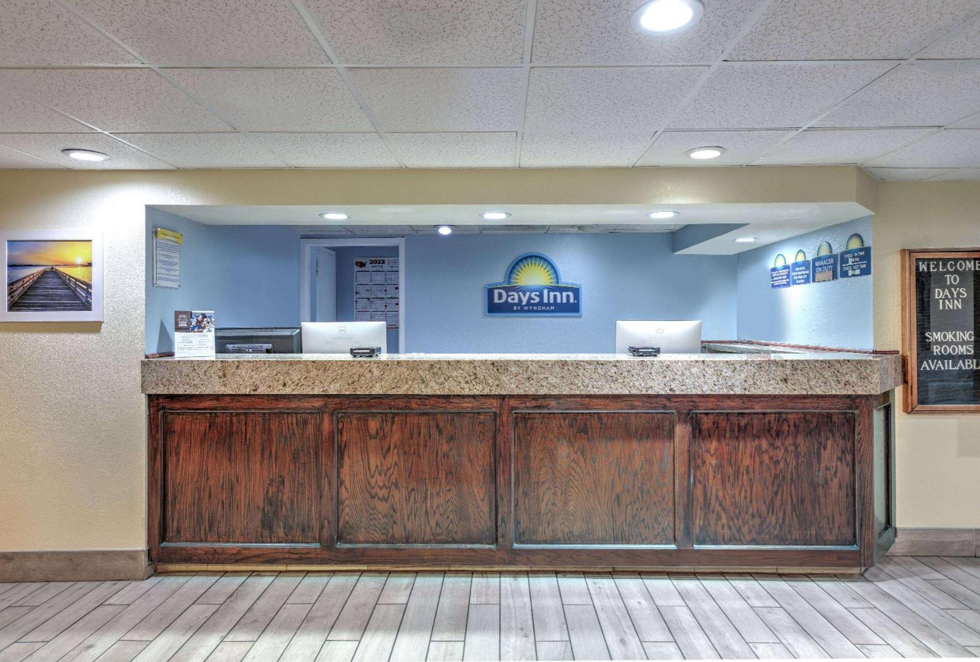 Days Inn By Wyndham Greenville Ms Екстериор снимка